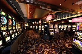 Filipino player completing a casino link withdrawal on mobile